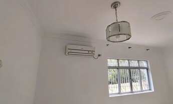 Imagem 6: *Apartamento Modernizado de 2 Dormitórios*