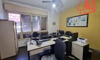 Imagem 3: Casa com 5 dormitórios e pátio próximo à Redenção