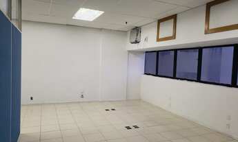 Imagem 3: Av. Tancredo Neves - sala comercial com 150m2, nascente, duas garagens!