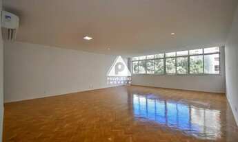 Imagem 3: 4 quartos com 1 suíte e vaga na escritura em Copacabana