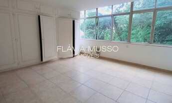 Imagem 7: Amplo apartamento à venda em Botafogo com 4 quartos. Silencioso, junto à mata e perto do m