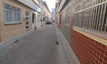 Imagem 2: Sobrado para aluguel possui 90 metros quadrados com 2 quartos em Boqueirão - Santos - SP