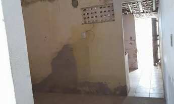 Imagem 2: ALUGA SE PARA FINS COMERCIAIS