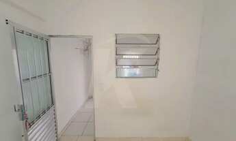 Imagem 6: Casa com 2 dormitórios, sala, cozinha, banheiro, área de serviço