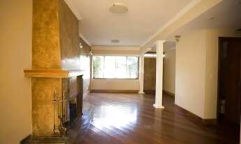 Imagem 2: Casa de 3 dormitórios no bairro Ipanema em Porto Alegre