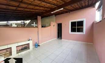 Imagem 2: Casa de Dois Quartos em Pequeno Condomínio