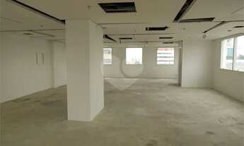 Imagem 6: Andar alto, compostos por 8 conjuntos cada andar, totalizando 324m² e 11 vagas de garagem