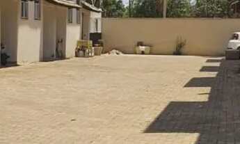 Imagem 2: Sobrado geminado em CONDOMÍNIO FECHADO de 2/4 a venda na Qdra 210 sul, próx. do Colégio Ma