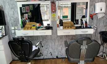 Imagem 3: Vendo Barbearia trailer toda montada em vargem pequena