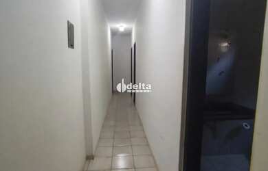 Imagem 8: Casa com 3 quartos sendo 1 suite disponível para venda no bairro Santa Mônica em Uberlândi