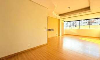 Imagem 5: Apartamento no Petrópolis, de 3 dormitórios, sendo 1 suíte, churrasqueira e com 2 vagas em