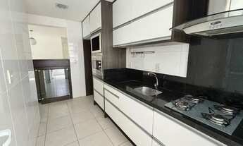 Imagem 2: 2 quartos SENDO 1 SUITE - SACADA COM CHURRASQUEIRA 2 VAGAS livres - Itacorubi - Florianóp