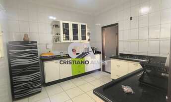 Imagem 2: Casa usada com piscina de esquina à venda , setor papillon park, Aparecida de Goiânia próx