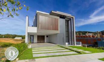 Imagem 2: Casa de Alto Padrão na Ponta Aguda com 4 suítes em condomínio fechado