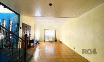 Imagem 2: Casa residencial para alugar no bairro Petrópolis com 3 dormitórios e 270 m²