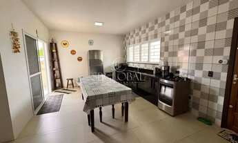 Imagem 5: Casa na Barra do Saí com 2 Quartos e Amplo Espaço nos Fundos, em Itapoá SC!