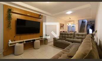 Imagem: Casa à Venda - Vila Guilhermina, 3 Quartos