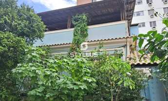 Imagem 2: Casa Espaçosa e Aconchegante no Méier com 4 Quartos e Amplo Quintal! M33W