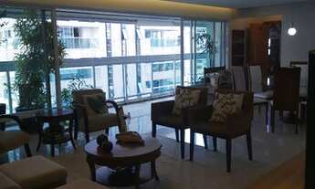 Imagem 1: Apartamento para venda possui 190 metros quadrados com 4 quartos em Gonzaga - Santos - SP