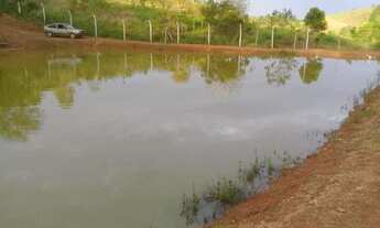 Imagem: Terreno com 3.700m² no Parque da Cachoeira