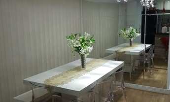 Imagem: Ap totalmente mobiliado com coifa, cooktop