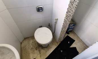 Imagem 7: Sala com banheiro ao lado da justi?a do trabalho e do lado da Camara Municipal