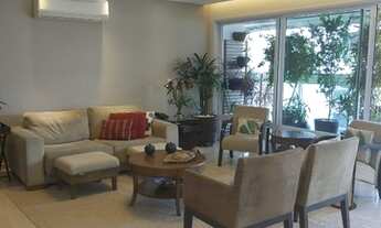 Imagem 2: Apartamento para venda possui 190 metros quadrados com 4 quartos em Gonzaga - Santos - SP