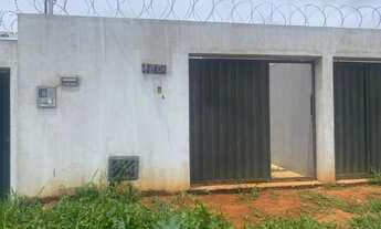 Imagem: Casa de 2 quartos com duas vagas, área