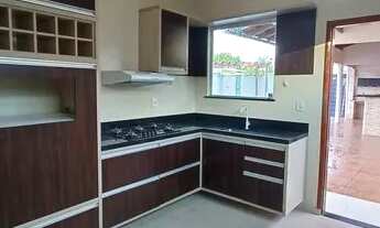 Imagem 2: Alugo casa top com piscina 3/4 semi mobiliada