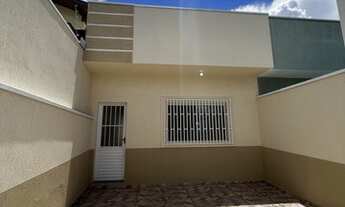 Imagem: Casa com 03 dor e suíte, na esplanada independência