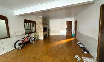 Imagem 3: Ampla Residência Comercial no Bairro Salgado Filho: Conforto e Versatilidade no Centro de