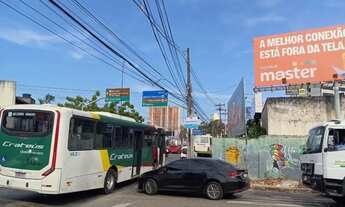 Imagem 7: Vendo terreno único, com três frentes a 100 metros para Av. Aguanambi!