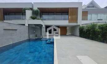 Imagem: Casa triplex com 4 suítes à venda na Barra