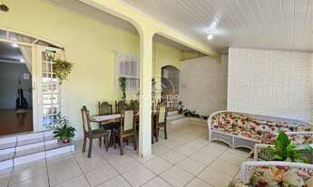 Imagem 7: Imóvel para venda possui 300 metros quadrados com 4 quartos