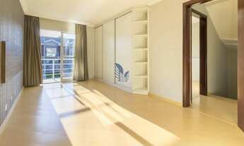 Imagem 2: Sobrado à venda em Santa Felicidade