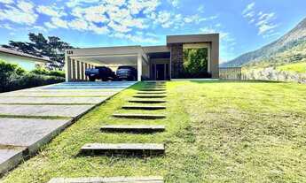 Imagem: Casa com 4 Quartos à Venda, 380 m² por