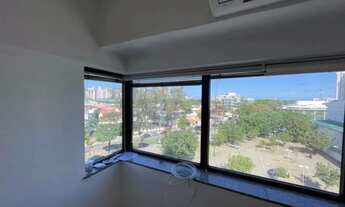 Imagem 4: SALA NO EDIFÍCIO BARRA BUSINESS COM RECEPÇÃO, BANHEIRO E VAGA DE GARAGEM NA BARRA DA TIJUC