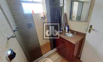 Imagem 4: Apartamento amplo - Taquara - 80m² - Ótima localização - 2 quartos - sala - 2 varandas - G