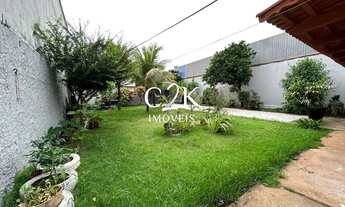 Imagem 2: Casa Térrea com Amplo Jardim e Área Gourmet Setor Sudoeste, Goiânia