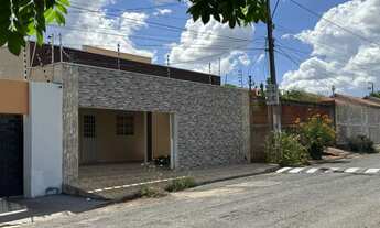 Imagem 2: CASA PÚBLICA, 3 QUARTOS, SEMI-MOBILIADO, REGIÃO 3 BARRAS E JAMIL, C/ CHURRASQUEIRA, PORTÃO