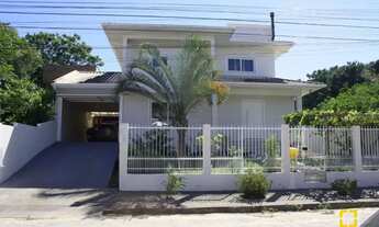 Imagem 3: CASA RESIDENCIAL - 5 DORMITÓRIOS - COM EDÍCULA - 508m² DE ÁREA PRIVATIVA - CAMPECHE - FLOR