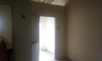 Imagem 6: Casa 2/4 , com outra casinha com 1/4 nos fundos no Bairro cidade nova