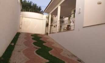 Imagem 6: Sobrado a venda com 300 m² - 4 quartos 3 suítes em Jardim Colina - Uberlândia - MG