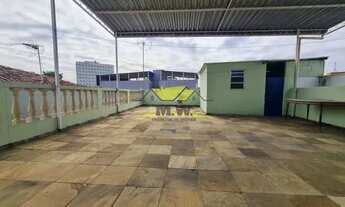 Imagem: ENCANTADORA CASA DE FUNDOS TRIPLEX DE 2