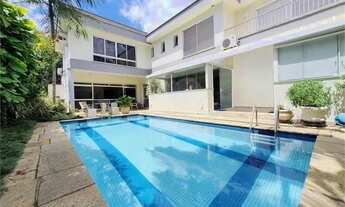 Imagem 4: Sobrado de 500m2 no Alto da Lapa com 5 dormitórios, 4 suítes, 7 banheiros, 7 vagas, piscin