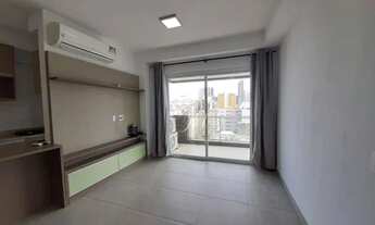 Imagem 1: IMPECÁVEL, ANDAR ALTO! Belíssimo Apartamento com 02 dormitórios, andar alto, sacada na sal