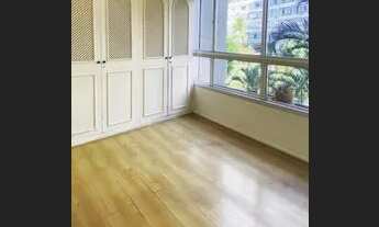 Imagem 6: Apartamento possui 147m² com 4 quartos, 2 vagas de garagem, no Alto Leblon - Rio de Janeir