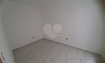 Imagem 7: Sobrado Novo 3 dormitórios, sendo uma suíte com 2 vagas de garagem no Bosque da Saúde