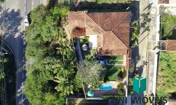 Imagem 2: Linda casa com piscina, jardim e 902m² de terreno a venda na Enseada Verde - Guarapari