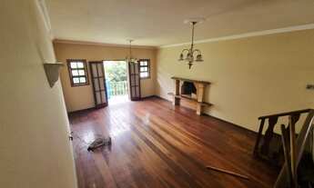 Imagem 4: Casa com 4 quartos e terreno plano ao lado do Parque Cremerie